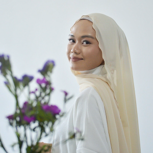 Airis in Beige
