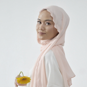 Airis in Light Pink