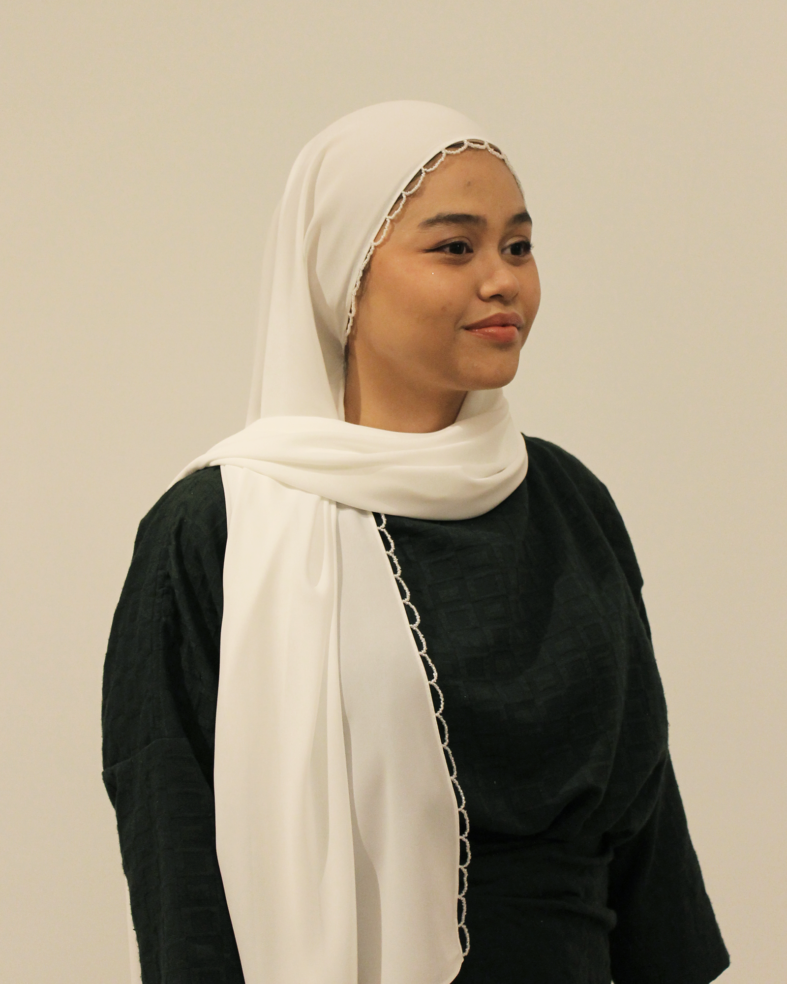 Sylvie Beads Shawl in Offwhite - Image 2